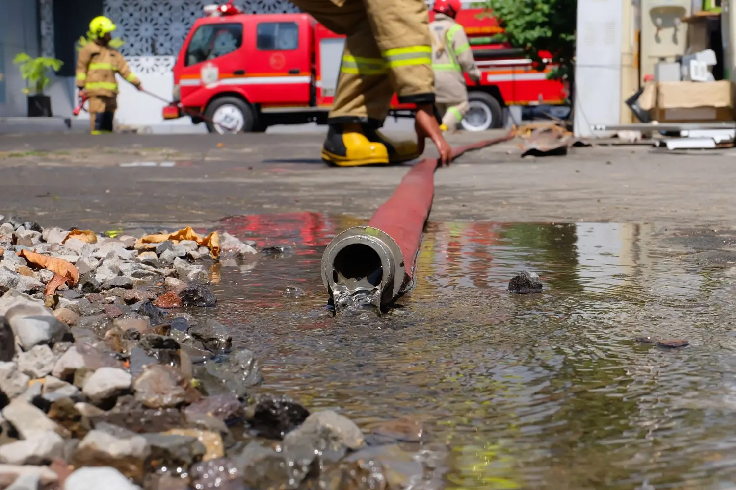 empresas de proteccion contra incendios, empresa contraincendios, instaladores contra incendios, sistema contra incendios, equipos de seguridad industrial, reglamento de instalaciones de proteccion contra incendios, equipo de proteccion individual, material emergencias, material bombero